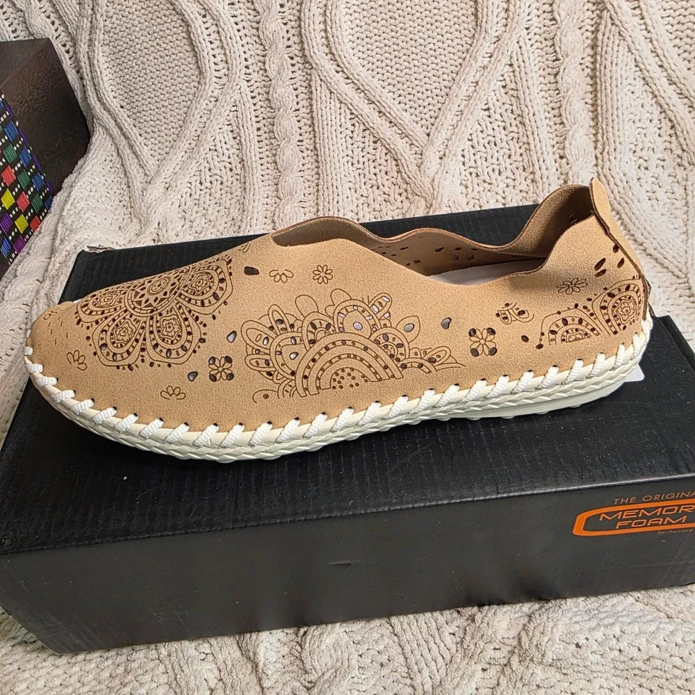 Bernie Mev TW09 Slip On Nude Laser Cut Mandala Leather Shoes Womens 38 7 NEW